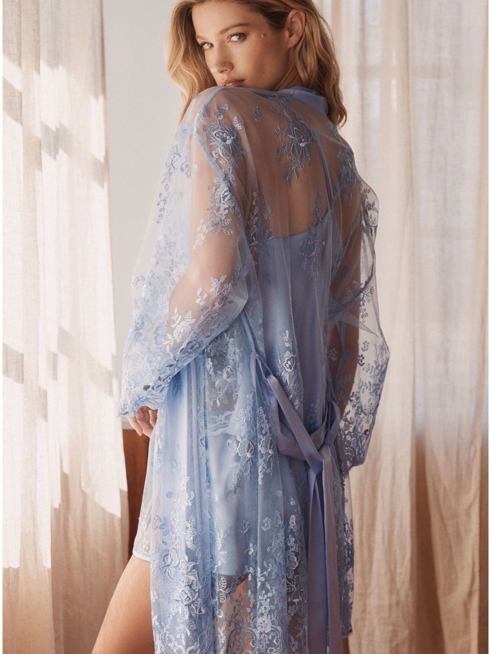 ANTHROPOLOGIE RYA Collection - Blue Lavender Lace Robe - Women’s M/L - New